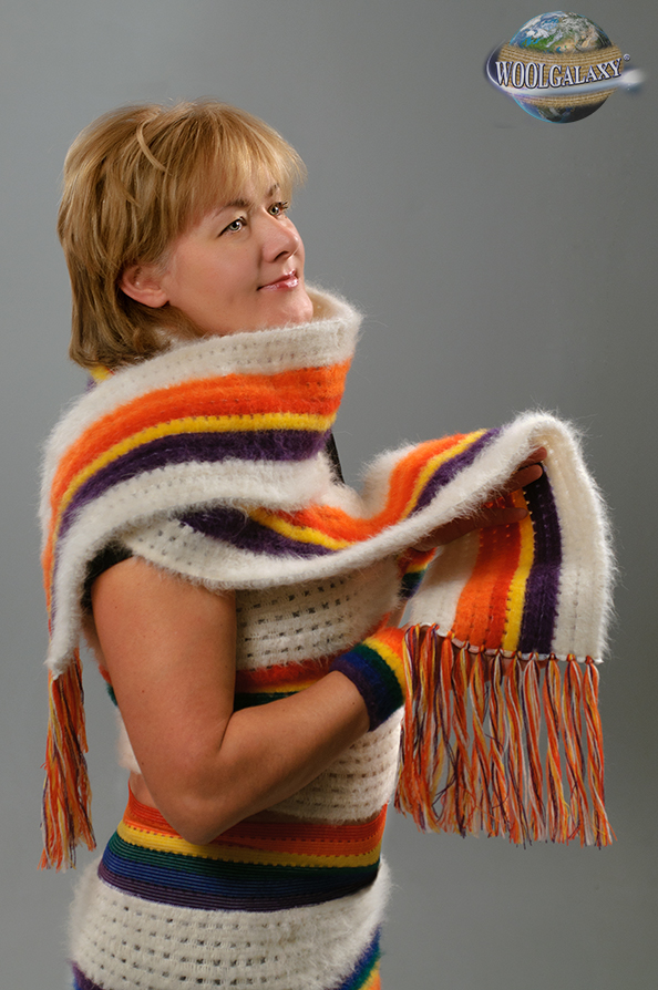 Écharpe perforée contenant de la laine d’alpaca, Collection “FANTASTIQUE”
