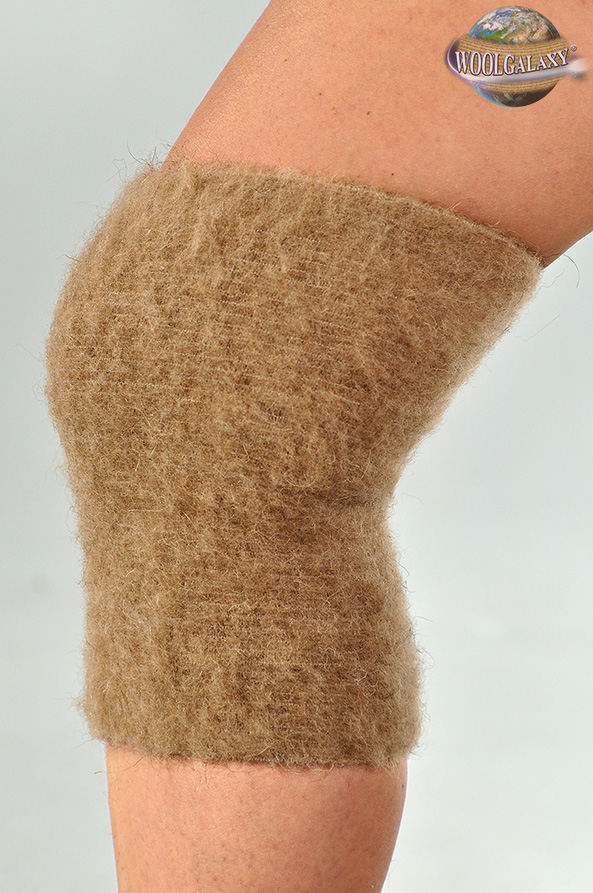 Elastic warming knee-guard with camel wool